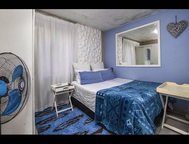 10 BEDROOM HOUSE FOR SALE IN SEA VIEW